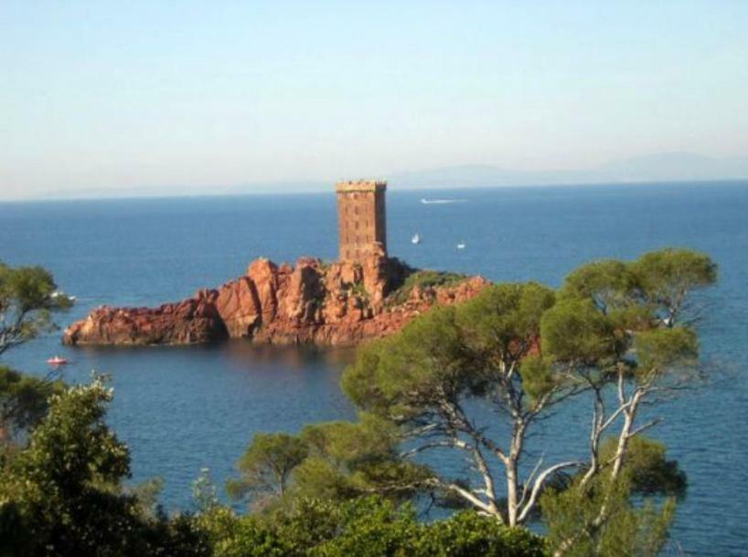 Le Petit Semaphore Lägenhet Saint-Raphaël Exteriör bild